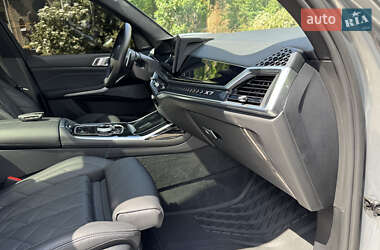 Позашляховик / Кросовер BMW X7 2023 в 