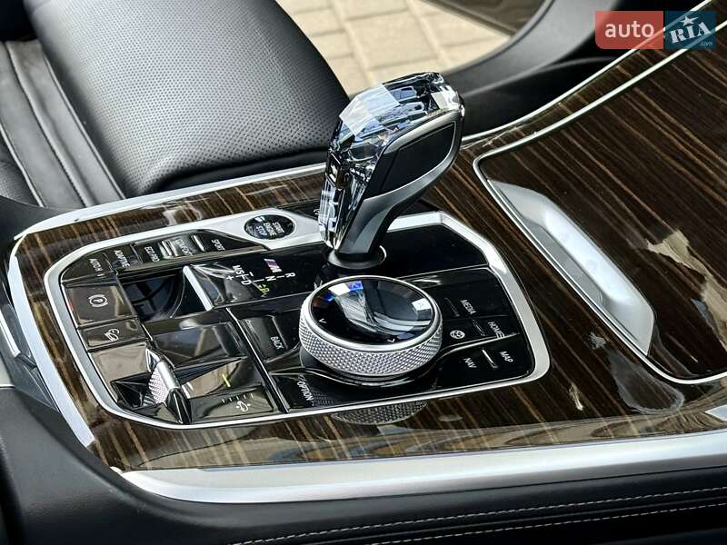 Внедорожник / Кроссовер BMW X7 2021 в Одессе