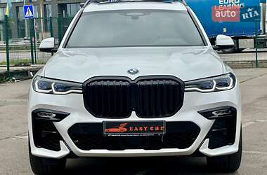Позашляховик / Кросовер BMW X7 2022 в 