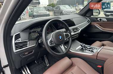 Позашляховик / Кросовер BMW X7 2022 в 