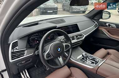 Позашляховик / Кросовер BMW X7 2022 в 