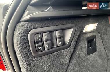 Позашляховик / Кросовер BMW X7 2022 в 