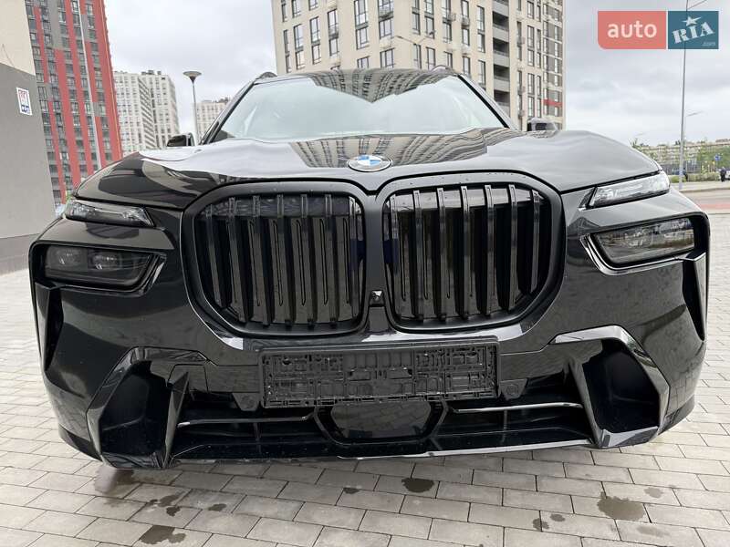 Внедорожник / Кроссовер BMW X7 2023 в 