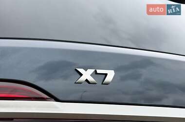 Позашляховик / Кросовер BMW X7 2020 в 
