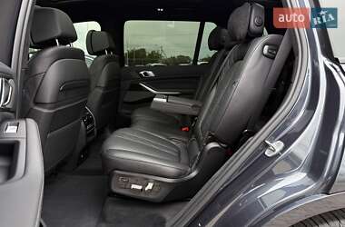 Позашляховик / Кросовер BMW X7 2020 в 