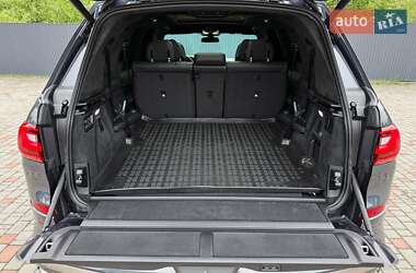 Позашляховик / Кросовер BMW X7 2020 в 