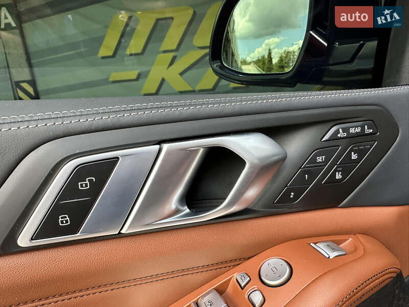 Внедорожник / Кроссовер BMW X7 2024 в Киеве