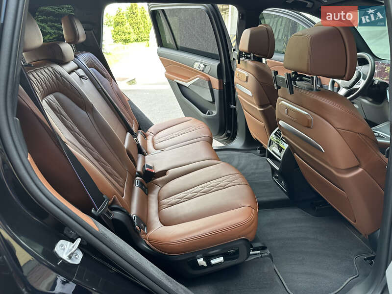 Внедорожник / Кроссовер BMW X7 2024 в Киеве