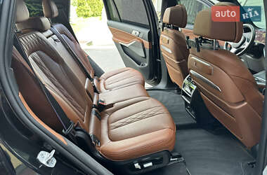 Внедорожник / Кроссовер BMW X7 2024 в 