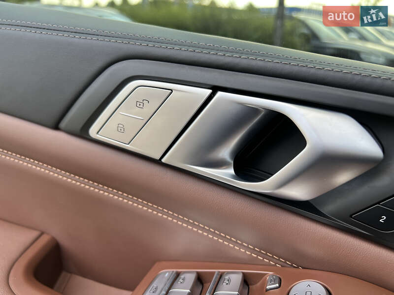 Позашляховик / Кросовер BMW X7 2021 в Києві