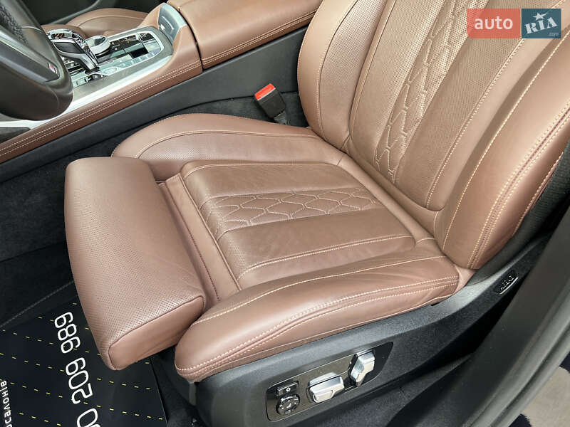 Позашляховик / Кросовер BMW X7 2021 в Києві
