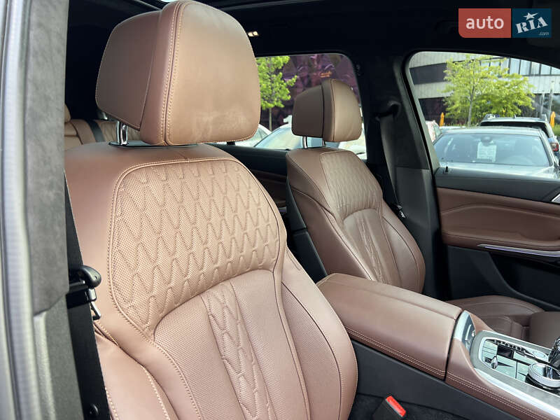 Позашляховик / Кросовер BMW X7 2021 в Києві