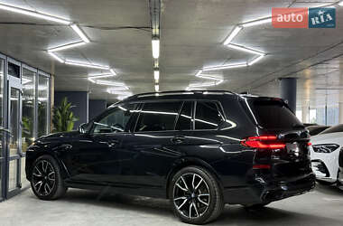 Внедорожник / Кроссовер BMW X7 2023 в 