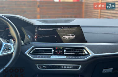 Позашляховик / Кросовер BMW X7 2022 в 