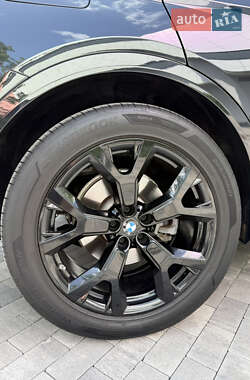 Внедорожник / Кроссовер BMW X7 2019 в 