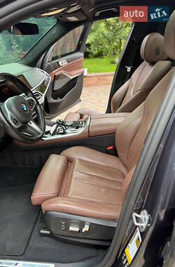 Внедорожник / Кроссовер BMW X7 2021 в 