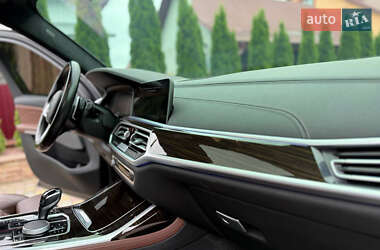 Внедорожник / Кроссовер BMW X7 2021 в 