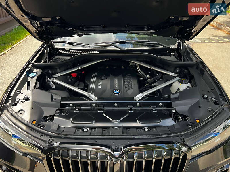 Внедорожник / Кроссовер BMW X7 2022 в Киеве