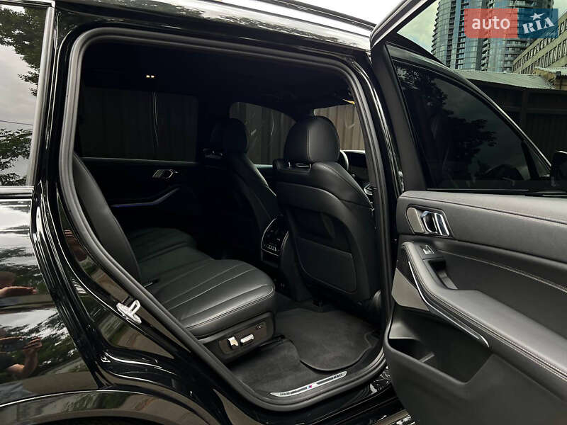 Внедорожник / Кроссовер BMW X7 2022 в Киеве