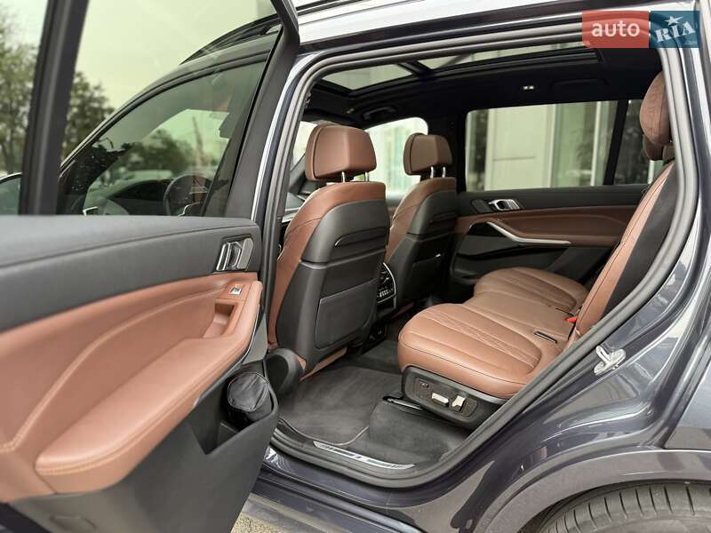 Внедорожник / Кроссовер BMW X7 2022 в Киеве