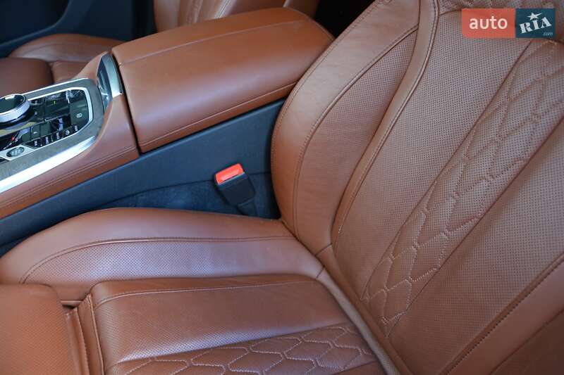 Позашляховик / Кросовер BMW X7 2024 в Києві