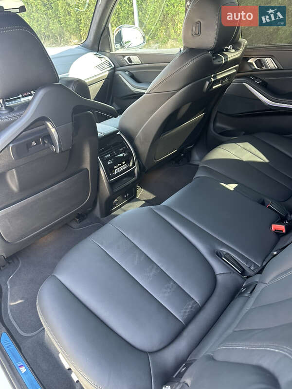 Внедорожник / Кроссовер BMW X7 2022 в Городке