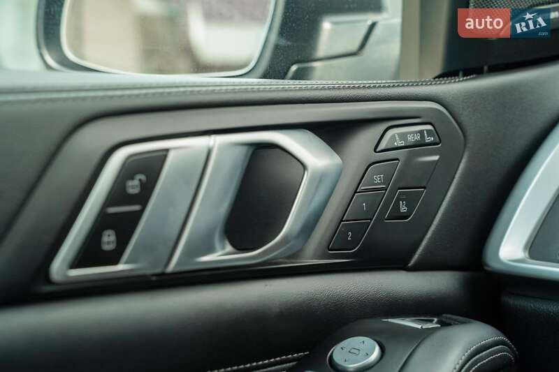 Позашляховик / Кросовер BMW X7 2022 в Чернівцях