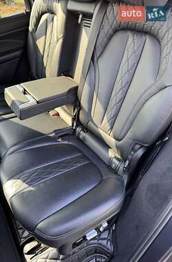 Позашляховик / Кросовер BMW X7 2020 в 