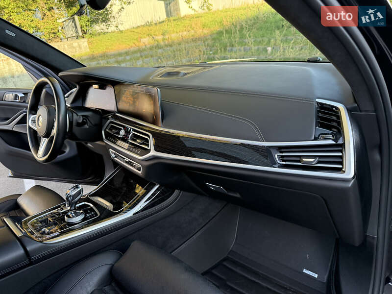 Внедорожник / Кроссовер BMW X7 2021 в Киеве