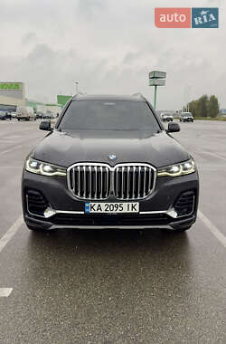 Внедорожник / Кроссовер BMW X7 2021 в 