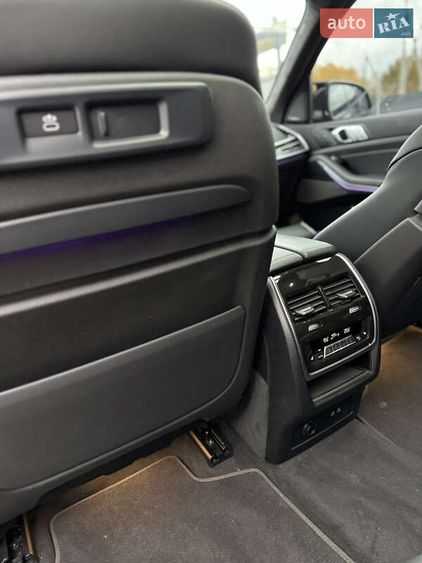 Внедорожник / Кроссовер BMW X7 2022 в Киеве