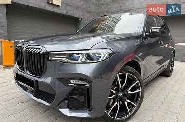 Внедорожник / Кроссовер BMW X7 2022 в 