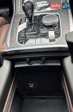 Внедорожник / Кроссовер BMW X7 2021 в 