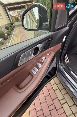 Внедорожник / Кроссовер BMW X7 2021 в 