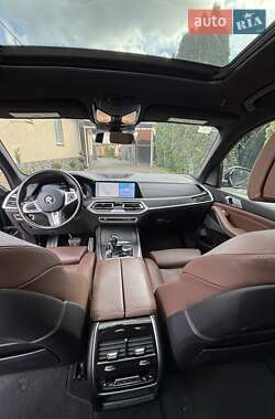 Внедорожник / Кроссовер BMW X7 2021 в 