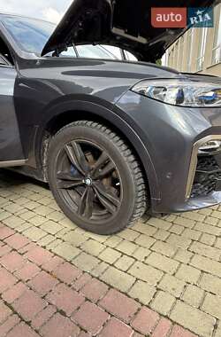 Внедорожник / Кроссовер BMW X7 2021 в 
