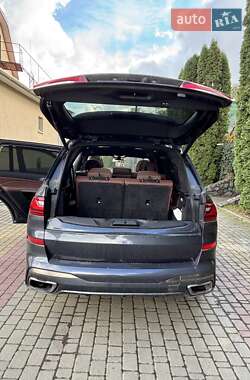 Внедорожник / Кроссовер BMW X7 2021 в 