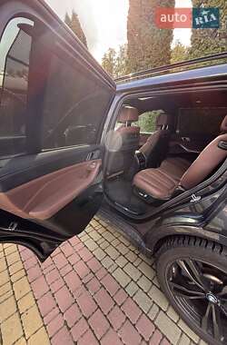 Внедорожник / Кроссовер BMW X7 2021 в 