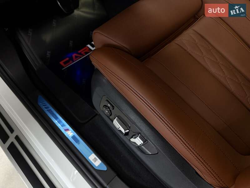 Внедорожник / Кроссовер BMW X7 2024 в Тернополе