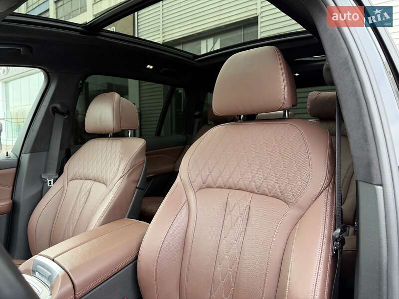 Внедорожник / Кроссовер BMW X7 2021 в Киеве