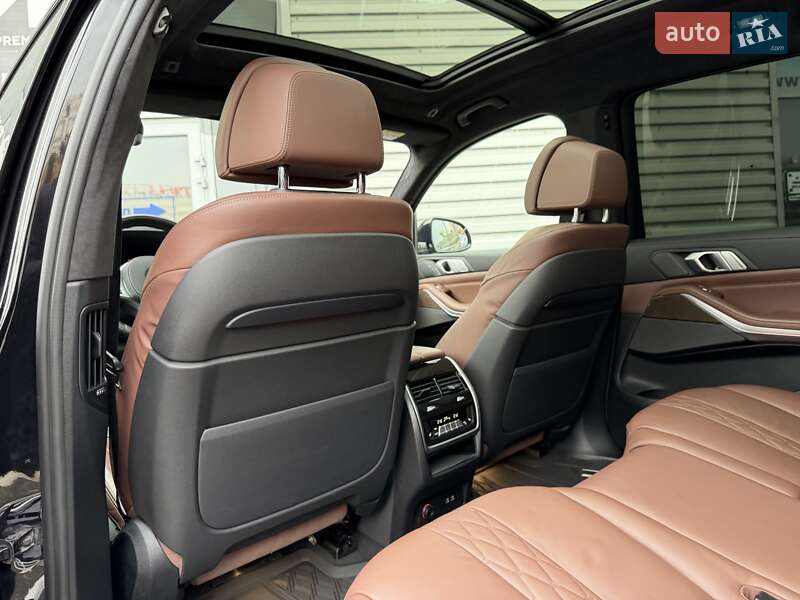 Внедорожник / Кроссовер BMW X7 2021 в Киеве