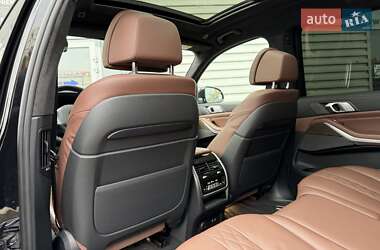 Внедорожник / Кроссовер BMW X7 2021 в 
