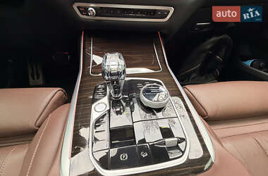 Внедорожник / Кроссовер BMW X7 2020 в 