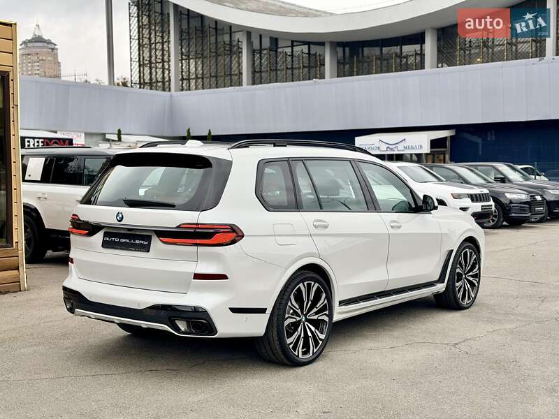 Внедорожник / Кроссовер BMW X7 2024 в Киеве