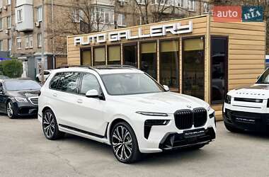 Внедорожник / Кроссовер BMW X7 2024 в 