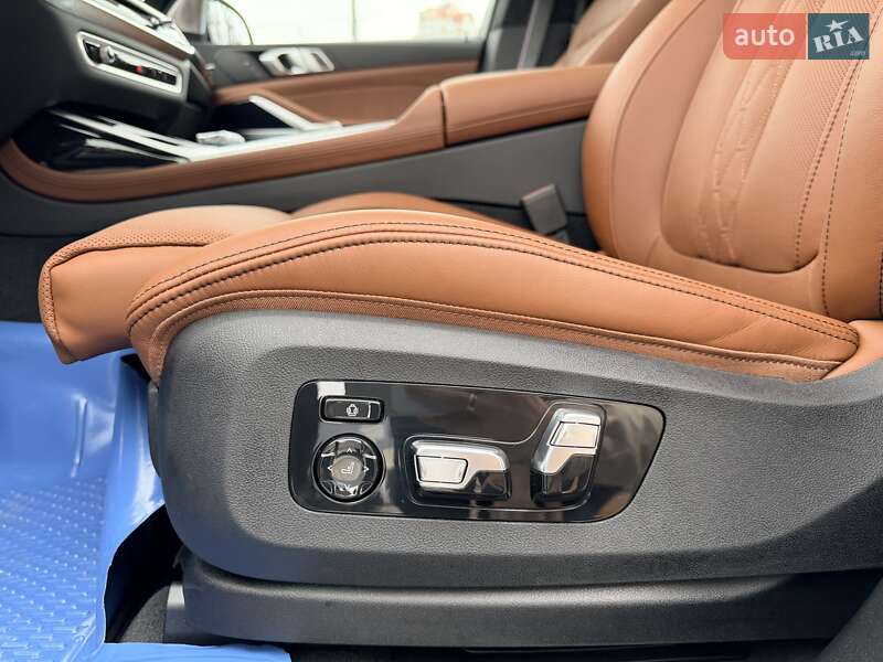 Внедорожник / Кроссовер BMW X7 2024 в Киеве