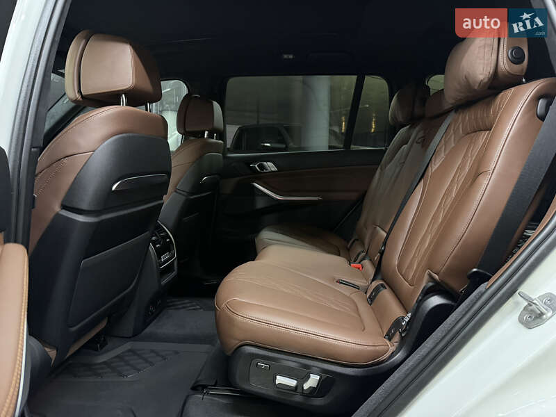 Позашляховик / Кросовер BMW X7 2023 в Одесі фото 24 Позашляховик / Кросовер BMW X7 2023 в Одесі