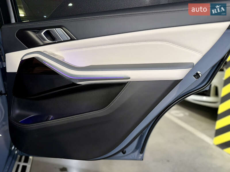 Внедорожник / Кроссовер BMW X7 2023 в Киеве