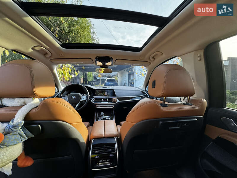 Внедорожник / Кроссовер BMW X7 2021 в Киеве