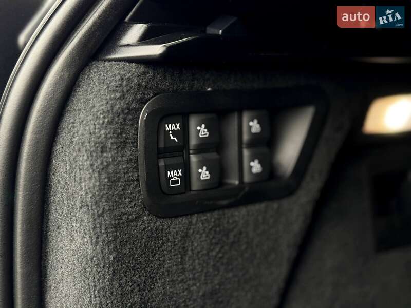 Внедорожник / Кроссовер BMW X7 2020 в Ровно